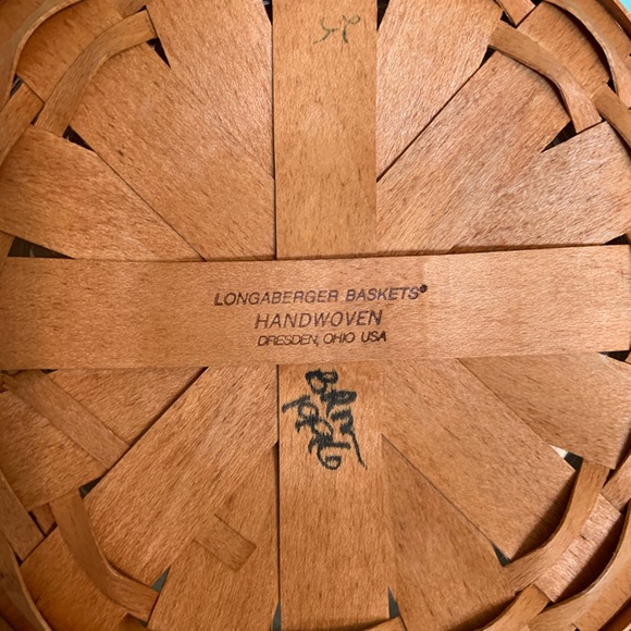 Longaberger Leather Handle Baskets with Liners (2) - Picture 10 of 10